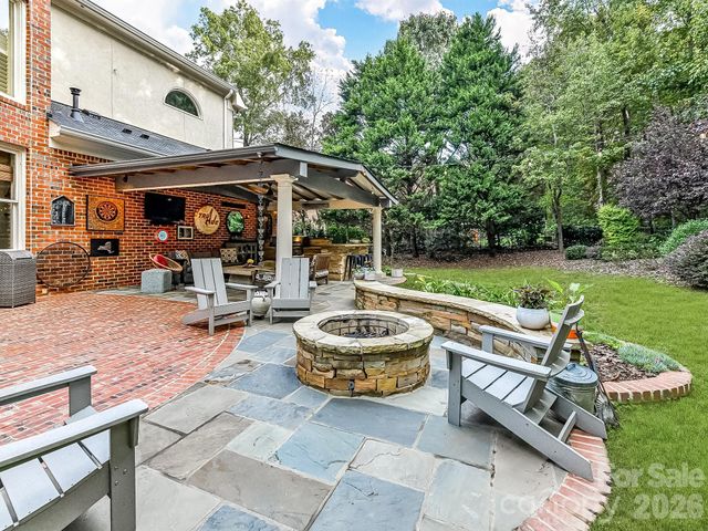 626 Hampshire Hill Road, Matthews, NC 28105