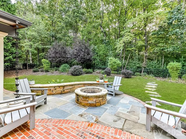 626 Hampshire Hill Road, Matthews, NC 28105