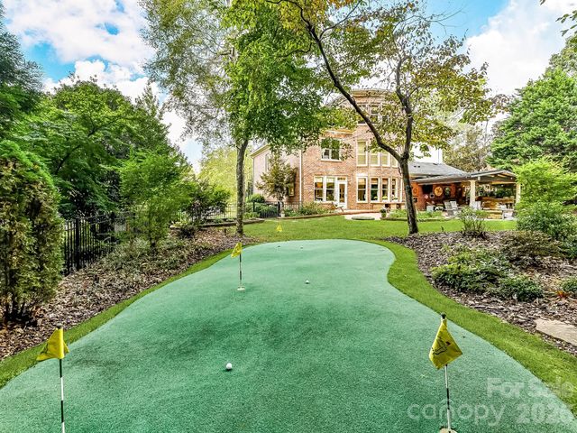 626 Hampshire Hill Road, Matthews, NC 28105