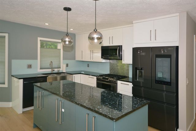 48463 Orchard Drive, Mattawan, MI 49071
