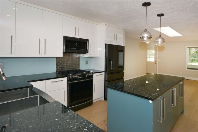 48463 Orchard Drive, Mattawan, MI 49071