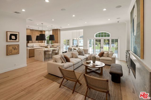 280 Homewood Road, Los Angeles, CA 90049