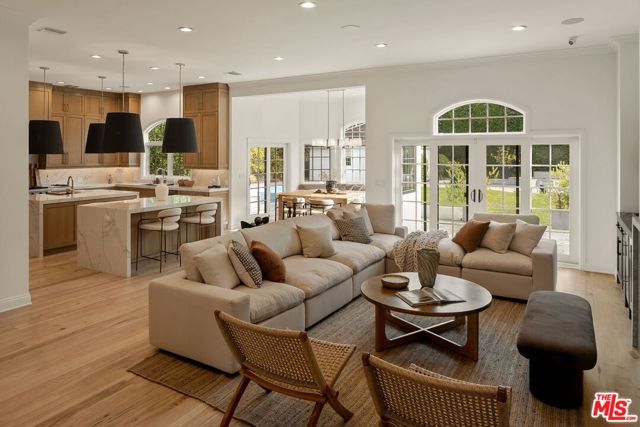 280 Homewood Road, Los Angeles, CA 90049