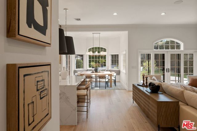 280 Homewood Road, Los Angeles, CA 90049