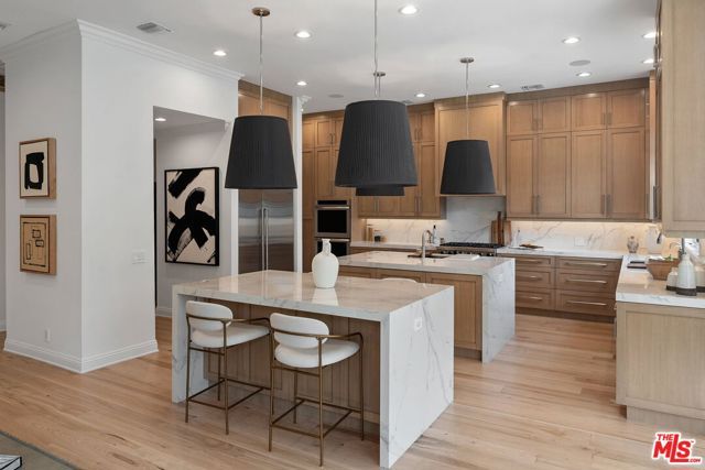 280 Homewood Road, Los Angeles, CA 90049