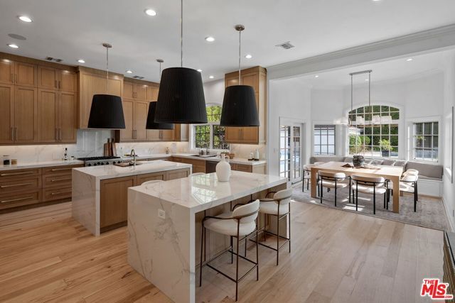 280 Homewood Road, Los Angeles, CA 90049