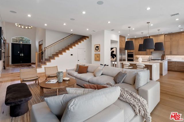 280 Homewood Road, Los Angeles, CA 90049