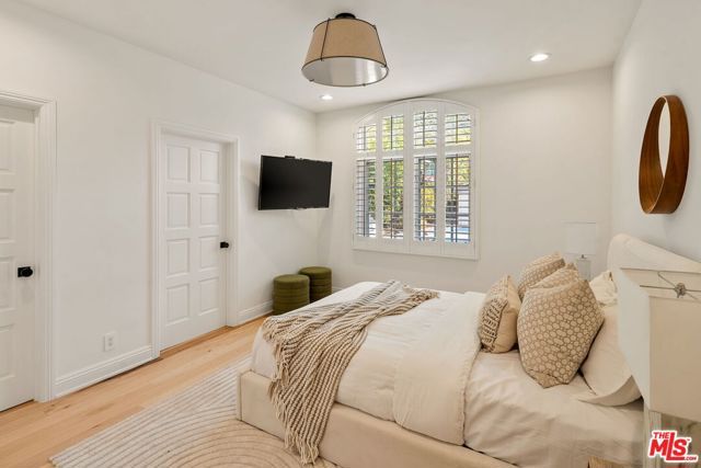 280 Homewood Road, Los Angeles, CA 90049