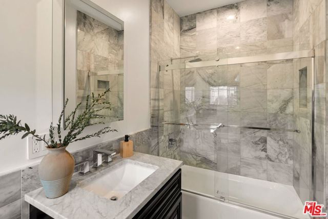 280 Homewood Road, Los Angeles, CA 90049