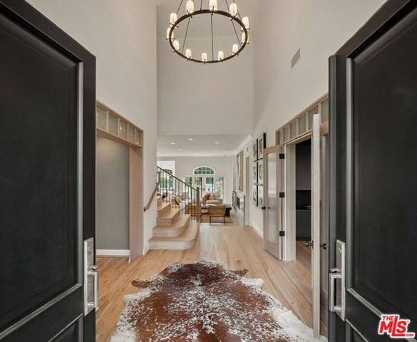 280 Homewood Road, Los Angeles, CA 90049