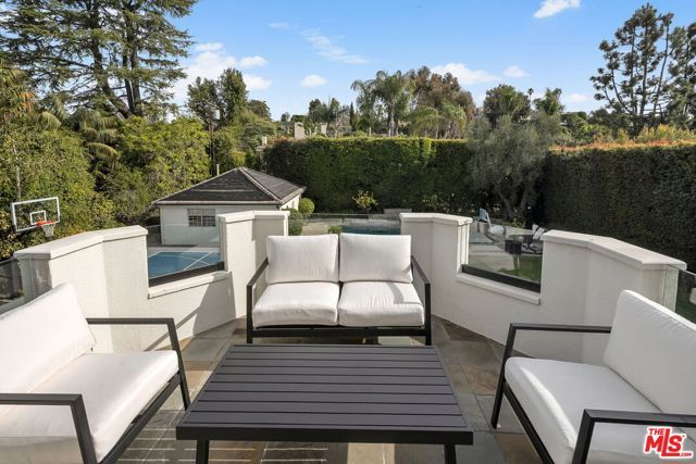 280 Homewood Road, Los Angeles, CA 90049