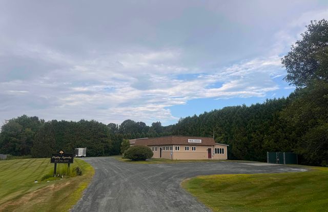 48 Stagecoach Road, Hartford, VT 05001