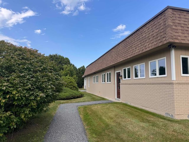 48 Stagecoach Road, Hartford, VT 05001
