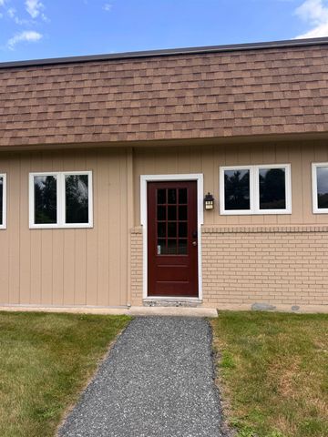 48 Stagecoach Road, Hartford, VT 05001