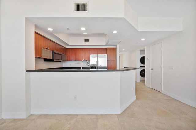 15051 Royal Oaks Lane 2106, North Miami, FL 33181