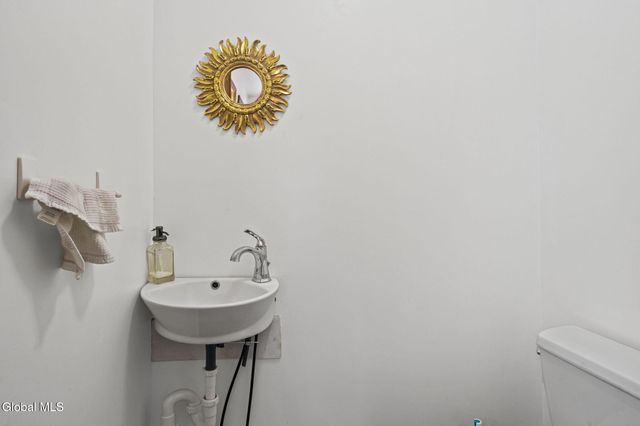 182 Whitehall Road, Albany, NY 12209