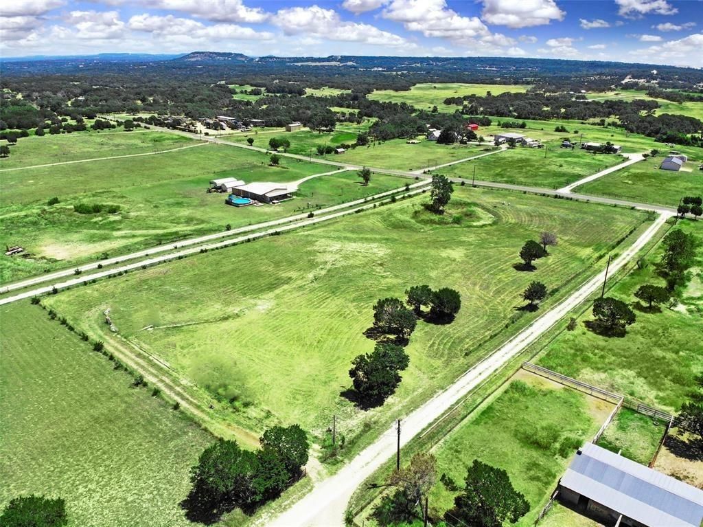 461 Ramms DR, Florence, TX 76527