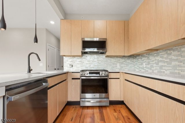 108 Fleming Ave, Newark City, NJ 07105