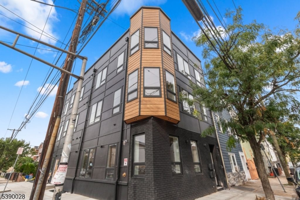 108 Fleming Ave, Newark City, NJ 07105