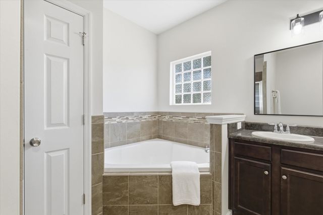 1351 Tuscaloosa Trace, Tallahassee, FL 32305