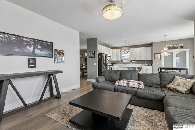 8059 N 173 Street, Bennington, NE 68007