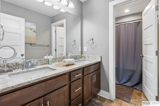 8059 N 173 Street, Bennington, NE 68007