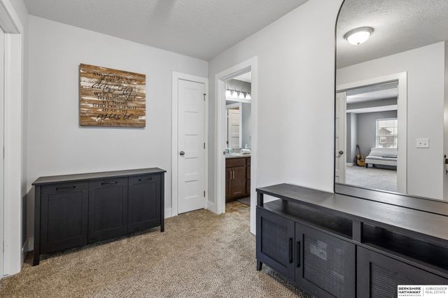 8059 N 173 Street, Bennington, NE 68007