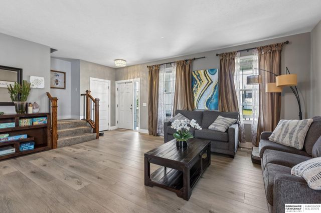 8059 N 173 Street, Bennington, NE 68007