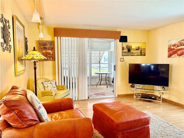 3049 Longview LN, North Fort Myers, FL 33917