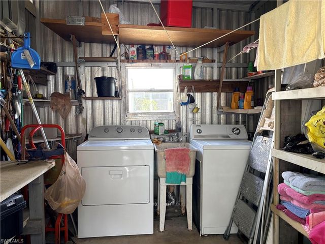 3049 Longview LN, North Fort Myers, FL 33917