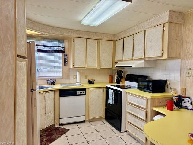 3049 Longview LN, North Fort Myers, FL 33917