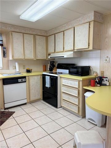 3049 Longview LN, North Fort Myers, FL 33917