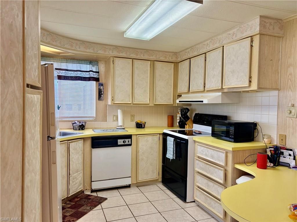 3049 Longview LN, NORTH FORT MYERS, FL 33917 — photo 5