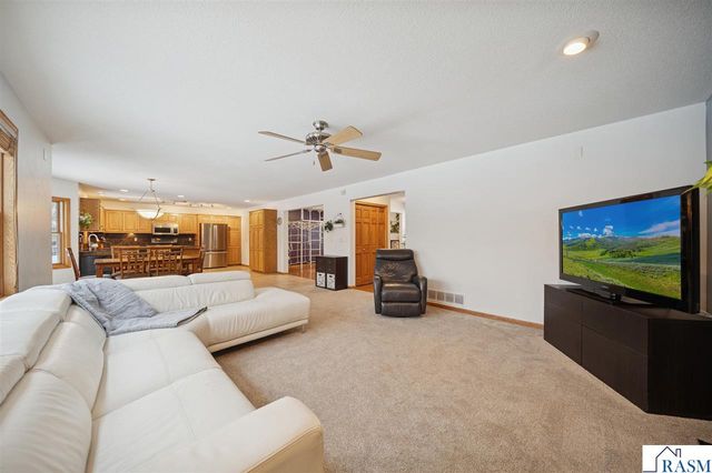 117 Hope Ct, Mankato, MN 56001