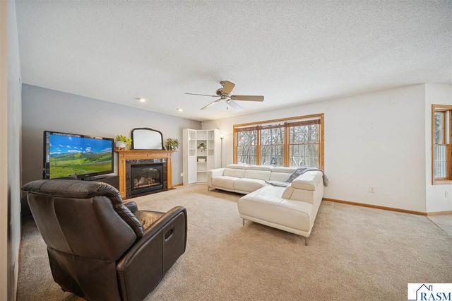 117 Hope Ct, Mankato, MN 56001