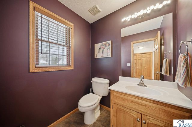 117 Hope Ct, Mankato, MN 56001