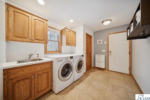 117 Hope Ct, Mankato, MN 56001