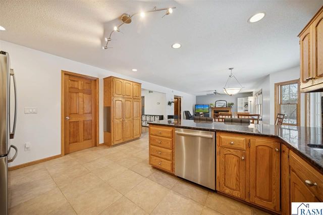 117 Hope Ct, Mankato, MN 56001