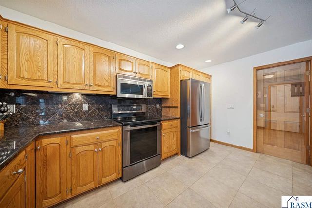 117 Hope Ct, Mankato, MN 56001