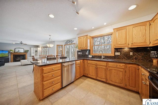 117 Hope Ct, Mankato, MN 56001