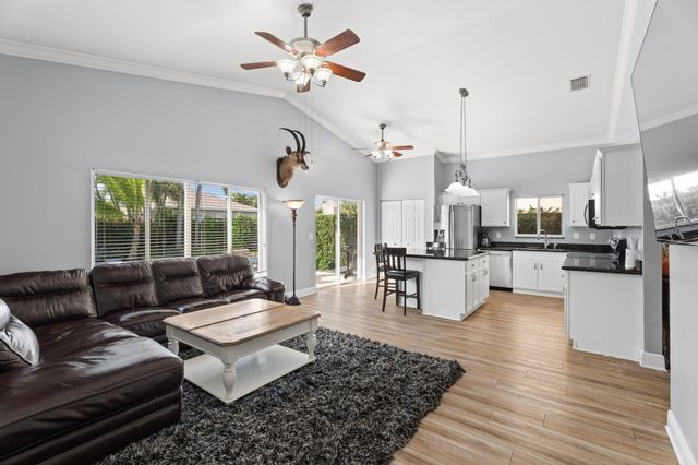 4620 SE Winter Haven Court, Stuart, FL 34997