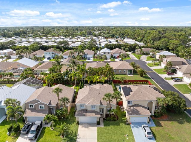4620 SE Winter Haven Court, Stuart, FL 34997