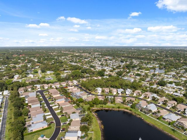 4620 SE Winter Haven Court, Stuart, FL 34997