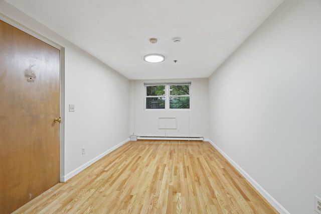 10 Beacon St 103, Woburn, MA 01801