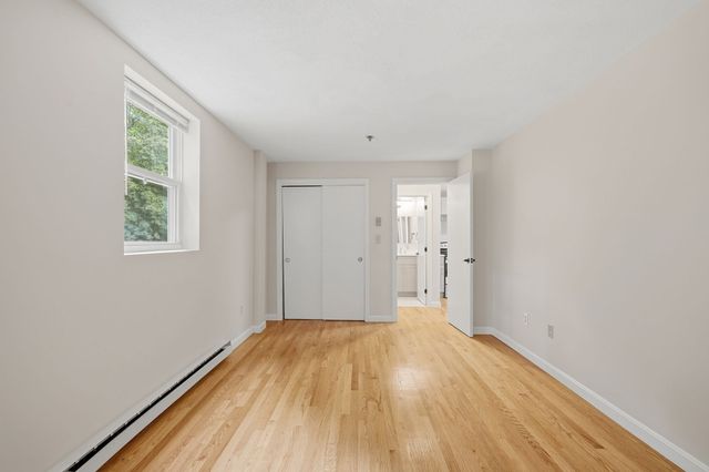 10 Beacon St 103, Woburn, MA 01801