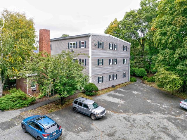 10 Beacon St 103, Woburn, MA 01801