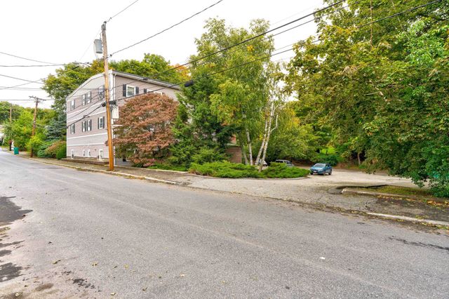 10 Beacon St 103, Woburn, MA 01801