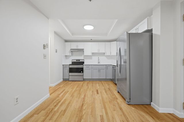 10 Beacon St 103, Woburn, MA 01801