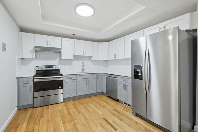 10 Beacon St 103, Woburn, MA 01801