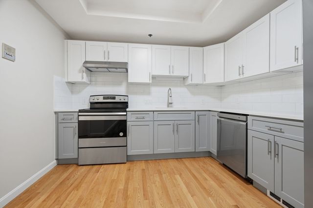 10 Beacon St 103, Woburn, MA 01801